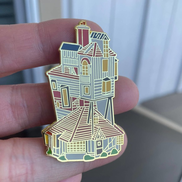 The Burrow Ron Weasley House Home Sweet Home Hard Enamel Pins - Picture 5 of 5
